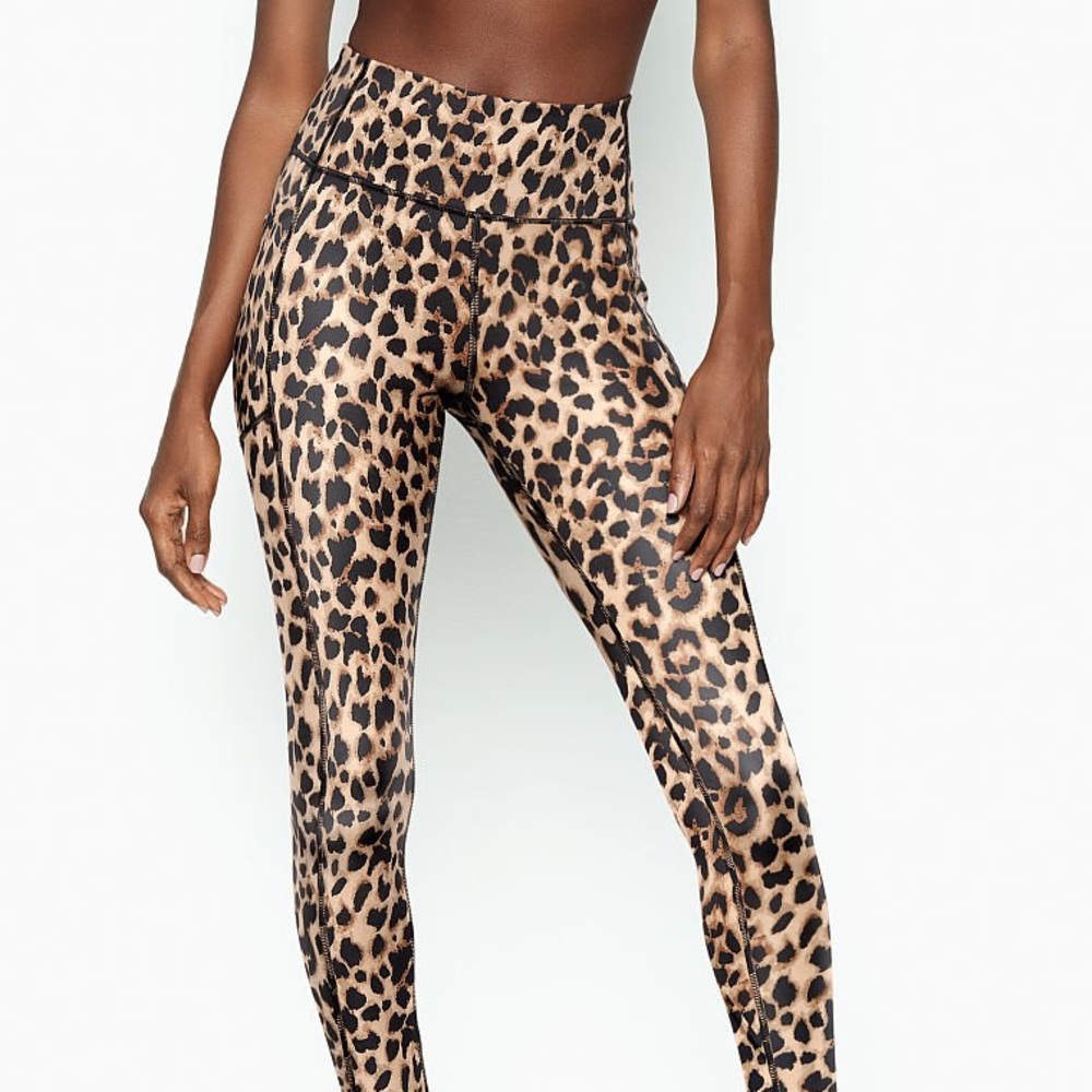 Victoria’s Secret leopard print leggings